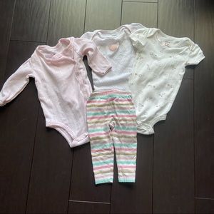 Carter’s baby girl 3 count heart onesies & striped leggings bundle size 6M